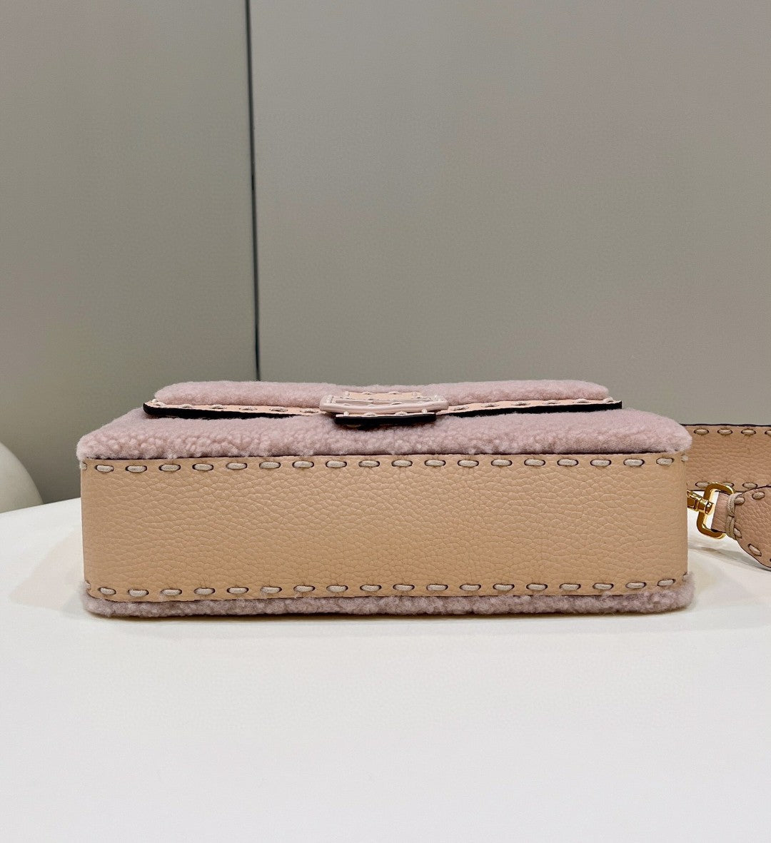 FI Baguette Pink Sheepskin Bag For Woman 27cm/10.5in 8BR600AH96F1F7N