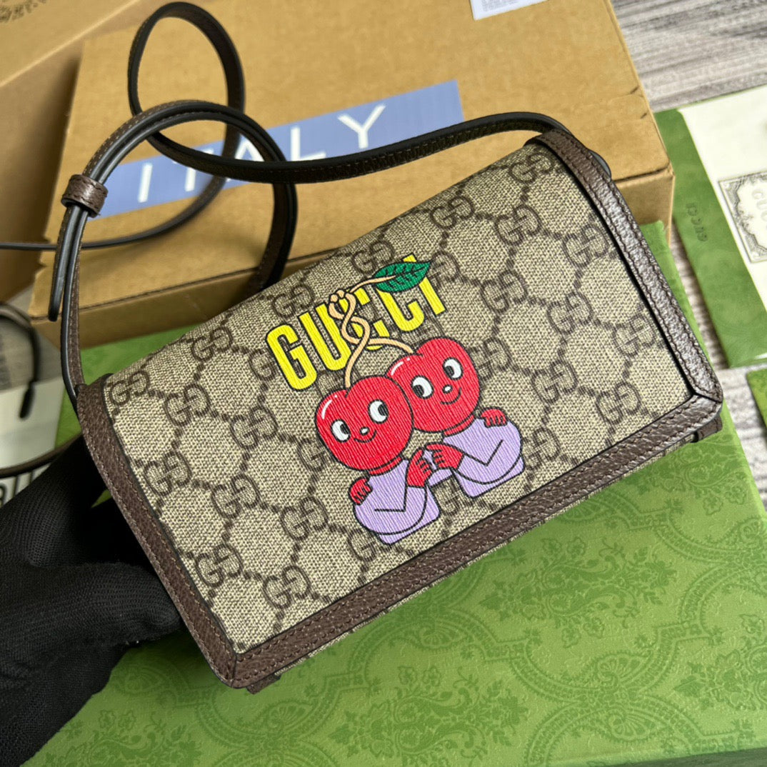 gg Mini Printed Monogrammed Coated-Canvas Messenger Bag Beige And Ebony gg Supreme Canvas For Women 7.1in/18cm gg 1647597277738776