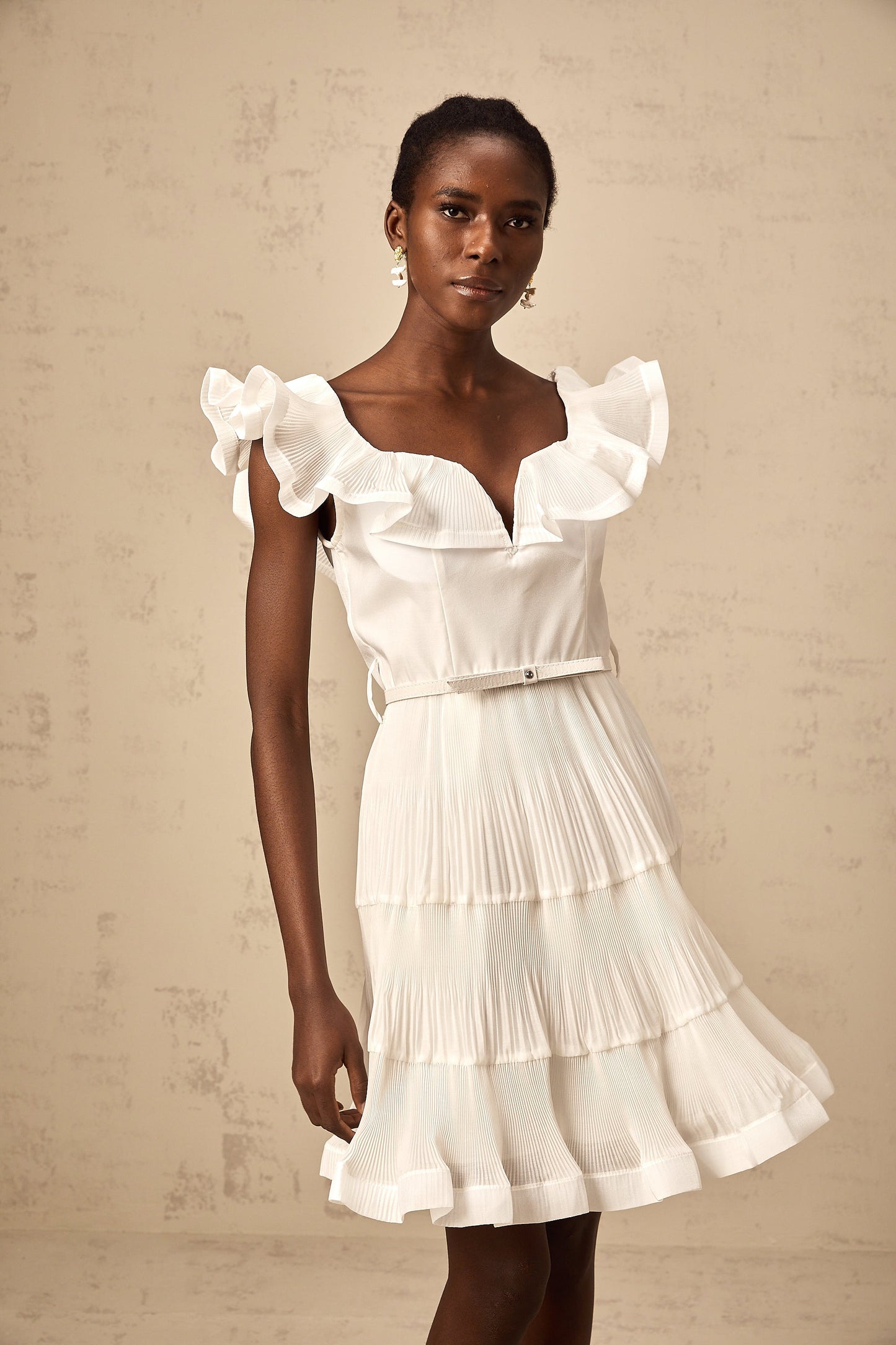 Éliane white frilled neckline pleated mini dress