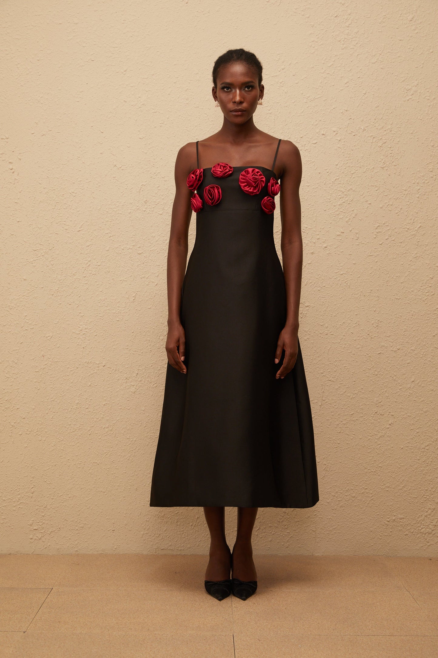 Kéziah Black Rose Appliqué Midi Dress