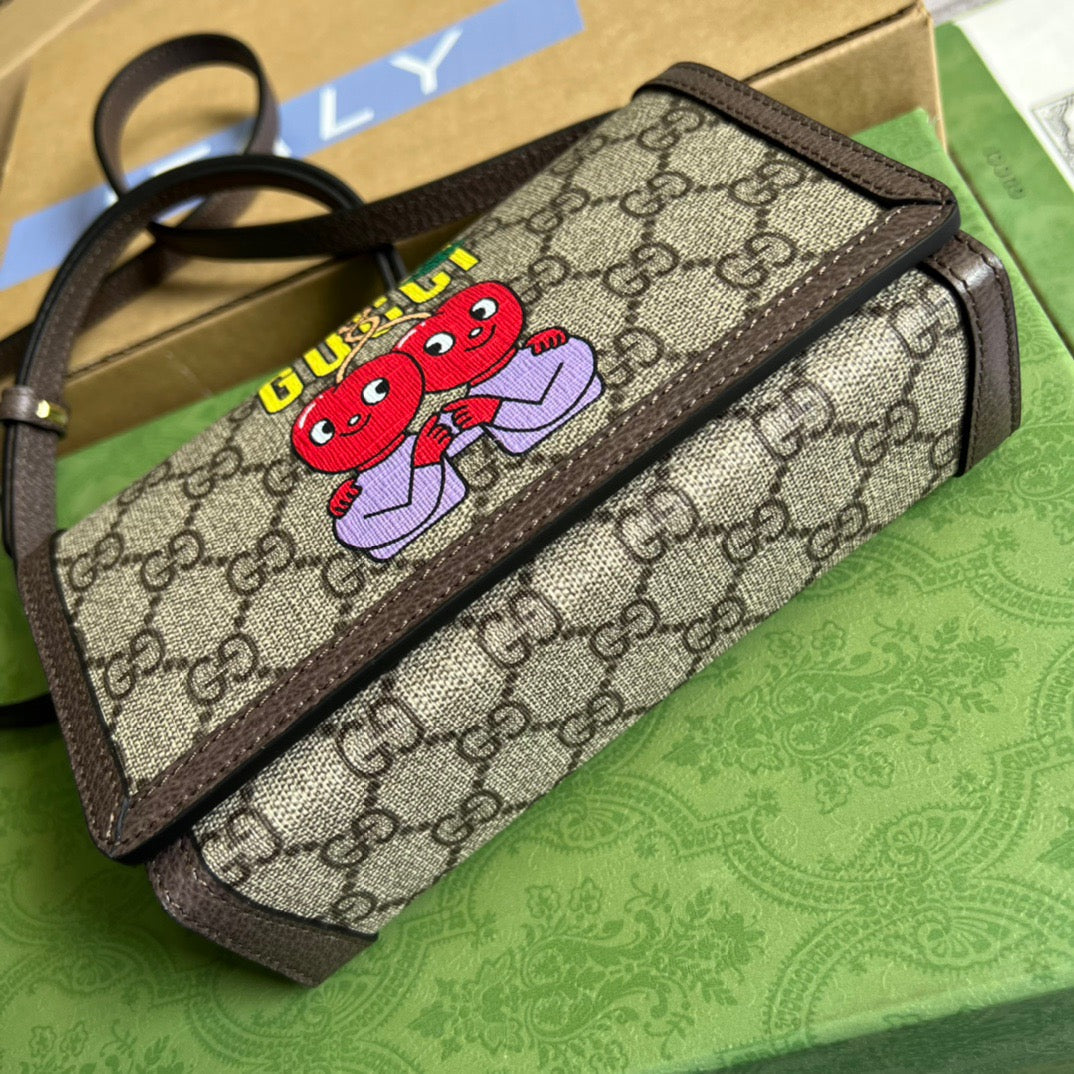 gg Mini Printed Monogrammed Coated-Canvas Messenger Bag Beige And Ebony gg Supreme Canvas For Women 7.1in/18cm gg 1647597277738776