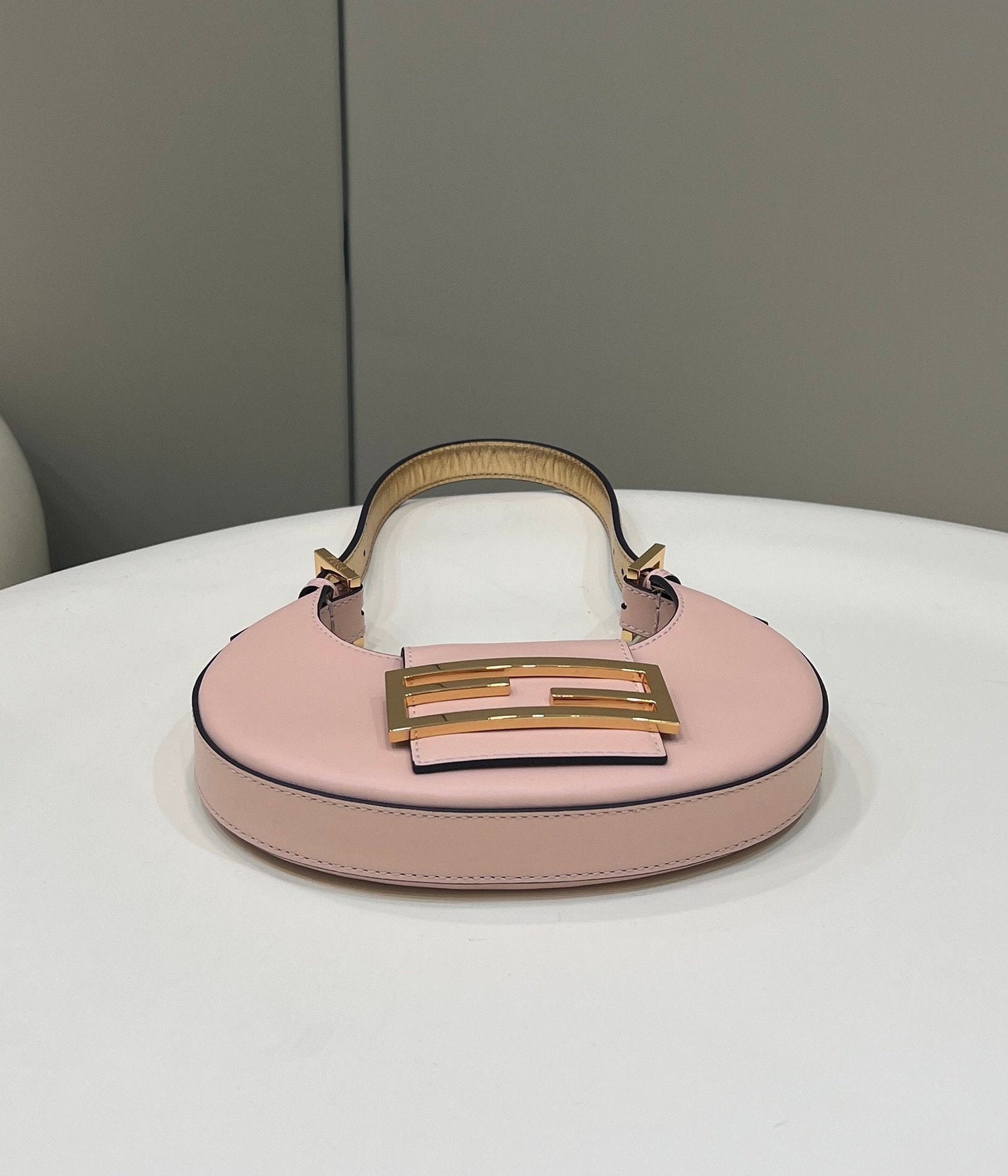 FI Cookie Pale Pink For Women, Handbags, Shoulder Bags 7.4in/19cm Pink FF 8BS065AAIWF14N1