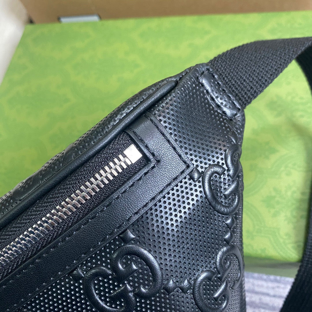 gg Embossed Belt Bag Black gg Embossed For Men 9.1in/23cm gg 658582 1W3CN 1000