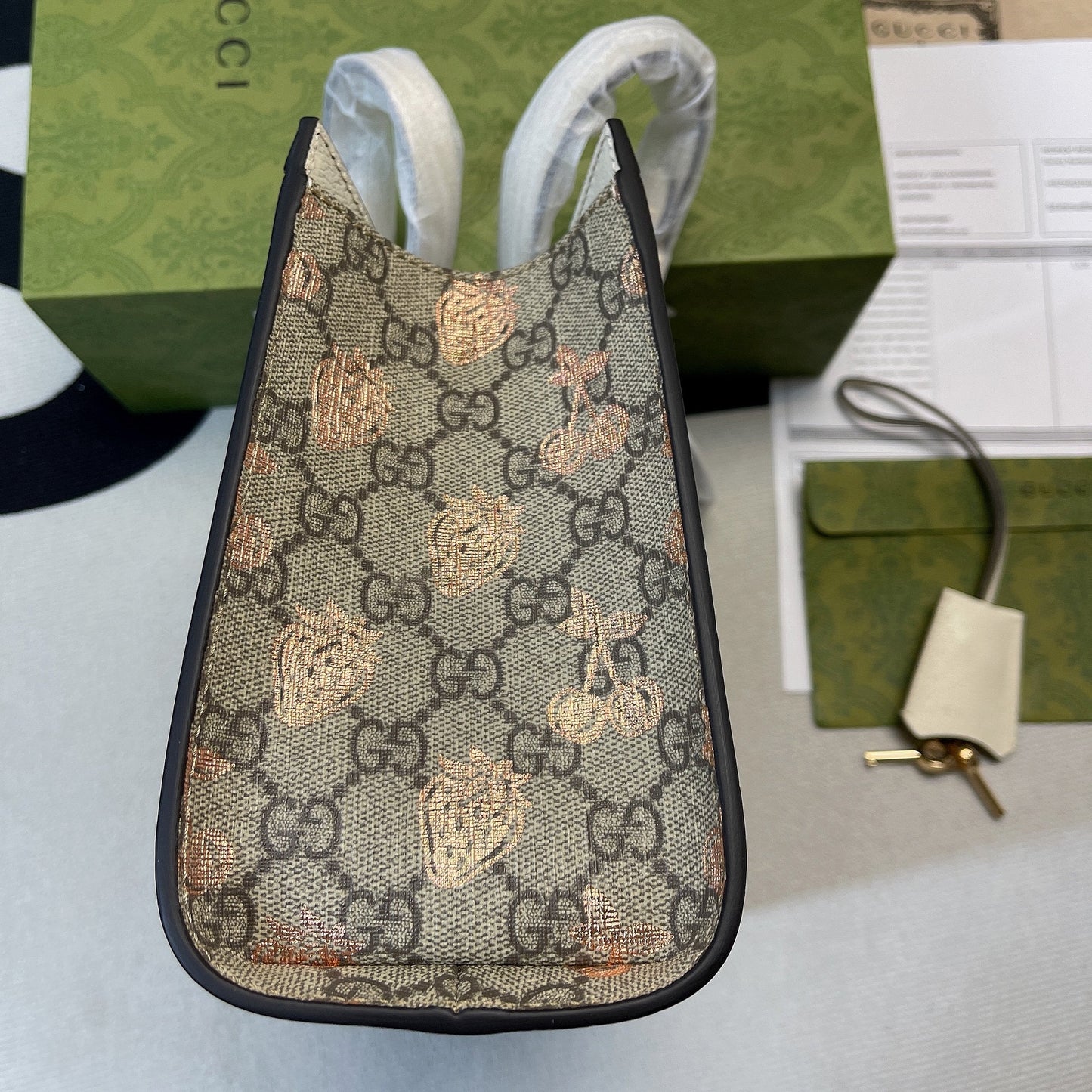 gg Padlock Small gg Strawberry Shoulder Bag Beige For Women, Women’s Bags 10in/26cm gg