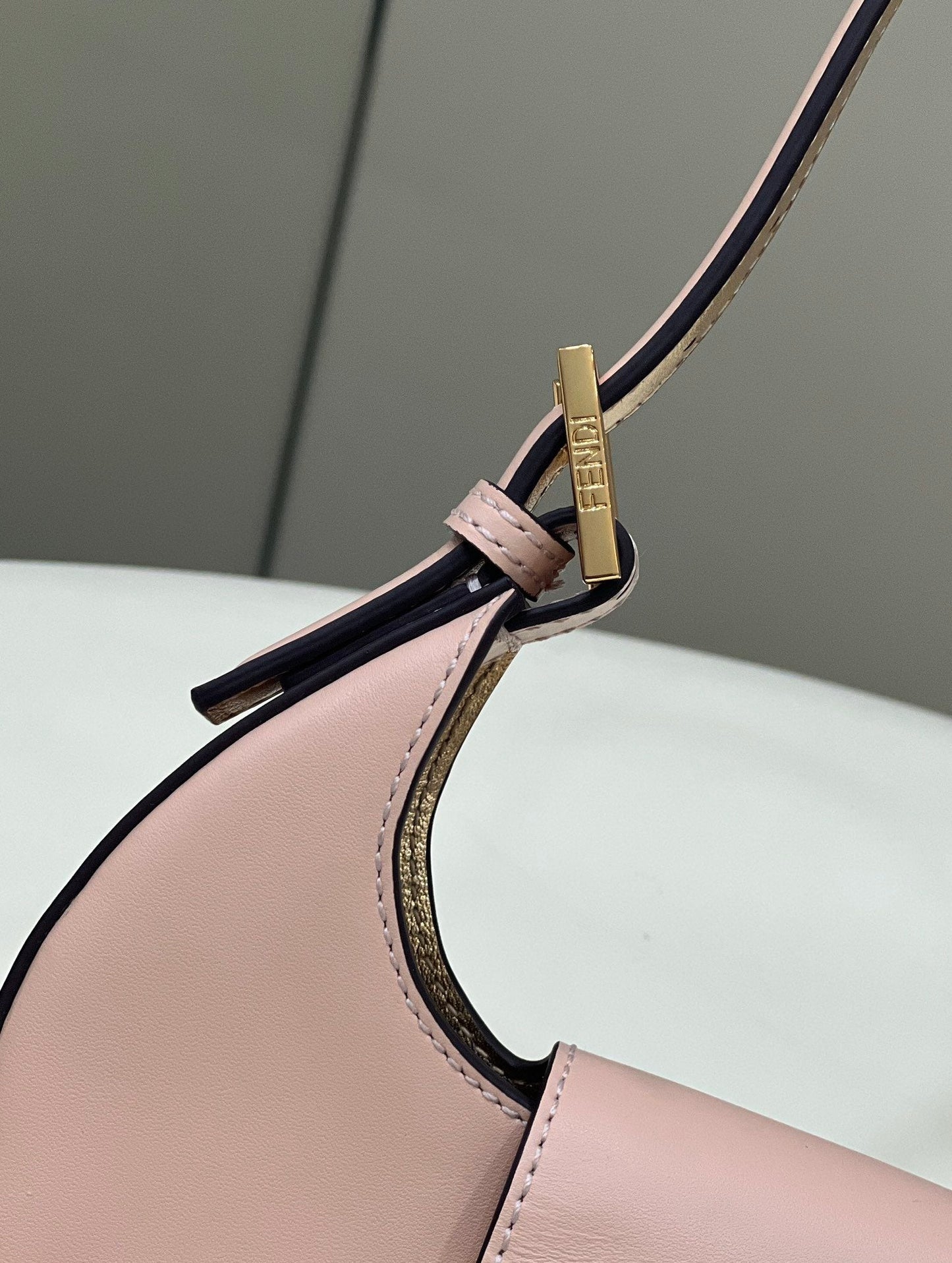 FI Cookie Pale Pink For Women, Handbags, Shoulder Bags 7.4in/19cm Pink FF 8BS065AAIWF14N1