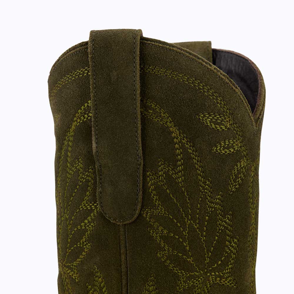 Elegant Embroidered Chunky Heel Mid-Calf Cowgirl Boots in Oliver
