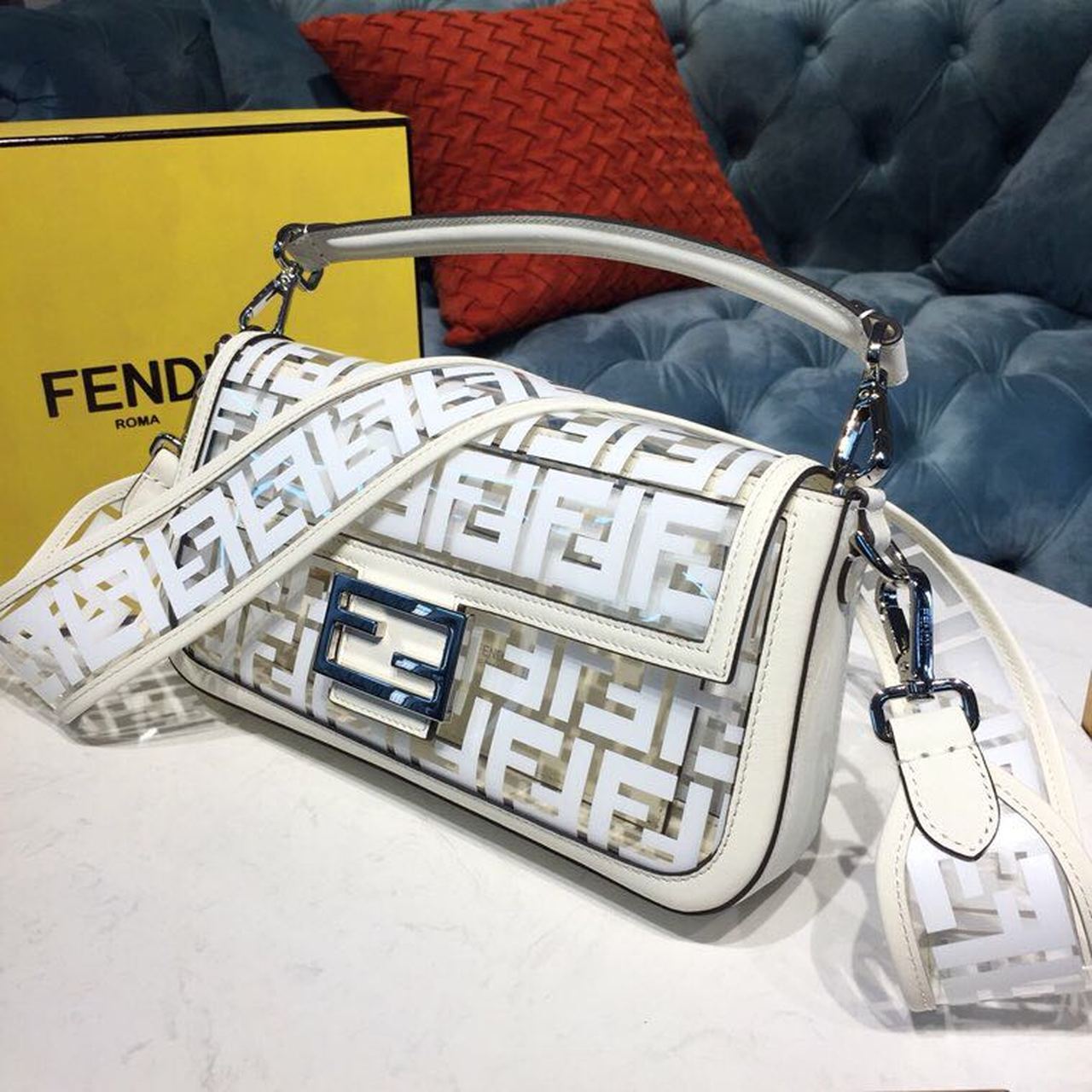 FI Baguette Nappa White For Women, Handbags, Shoulder And Crossbody Bags 10.6in/27cm FF 8BR600A72VF15AO