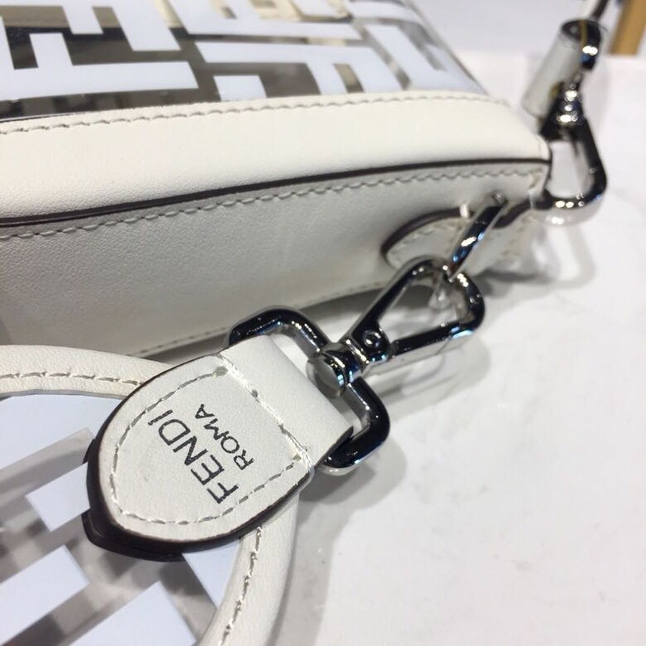 FI Baguette Nappa White For Women, Handbags, Shoulder And Crossbody Bags 10.6in/27cm FF 8BR600A72VF15AO