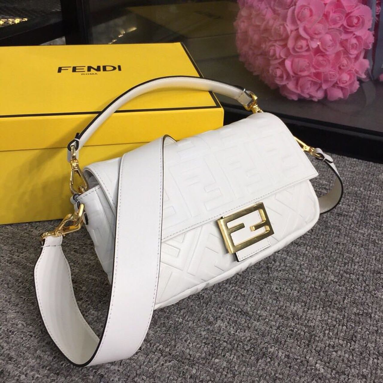 FI Baguette Nappa White For Women, Handbags, Shoulder And Crossbody Bags 10.6in/27cm FF 8BR600A72VF15AO