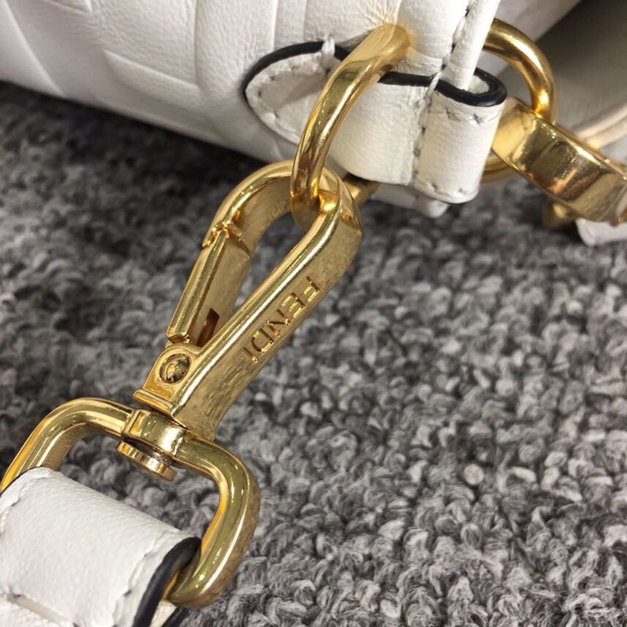 FI Baguette Nappa White For Women, Handbags, Shoulder And Crossbody Bags 10.6in/27cm FF 8BR600A72VF15AO
