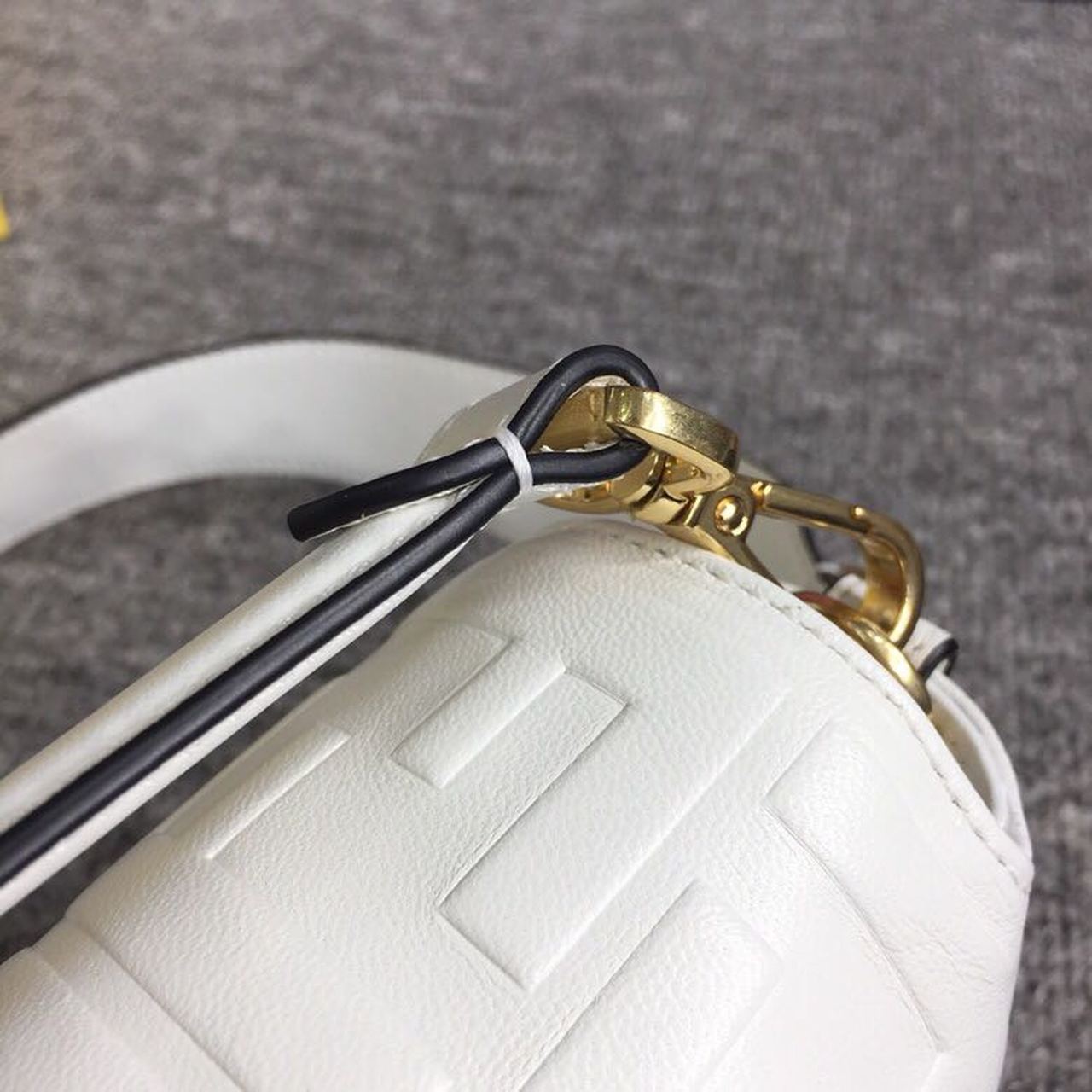 FI Baguette Nappa White For Women, Handbags, Shoulder And Crossbody Bags 10.6in/27cm FF 8BR600A72VF15AO