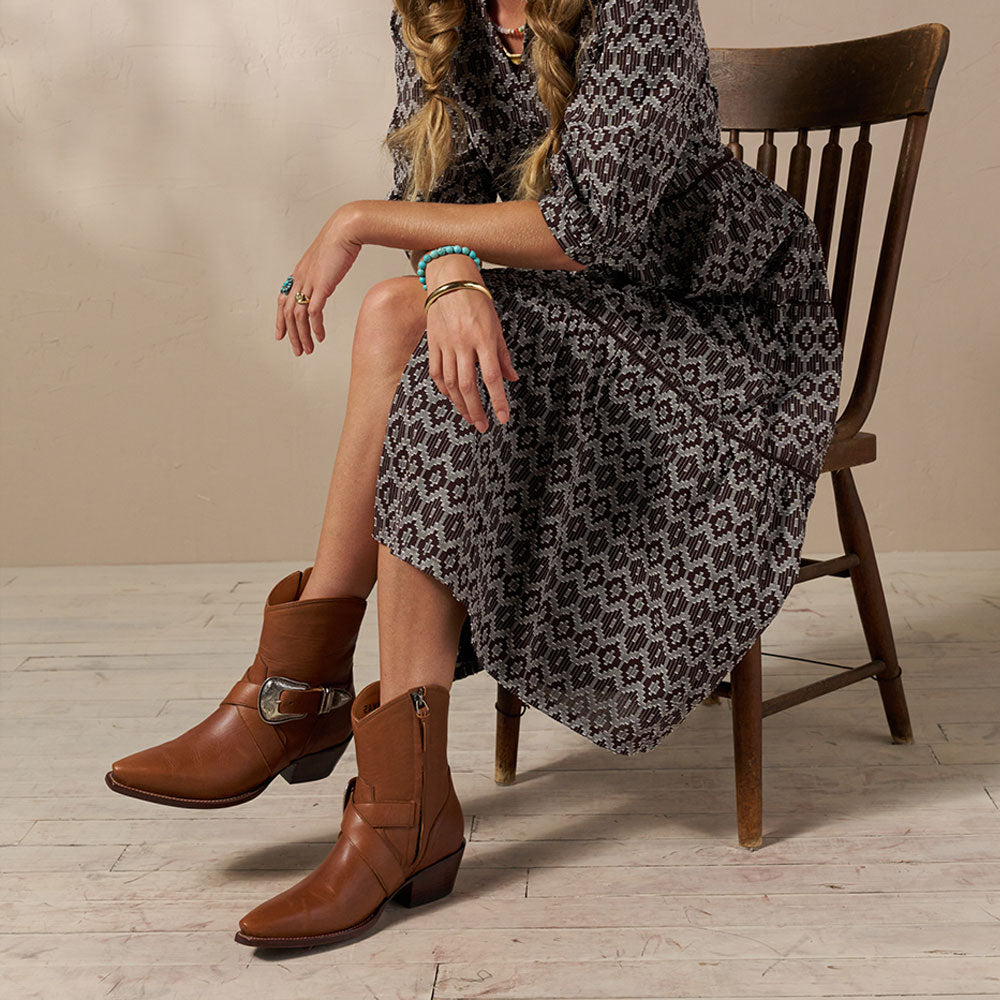 Elegant Snip Toe Criss-Cross Strap Ankle Length Cowgirl Boots in Brown
