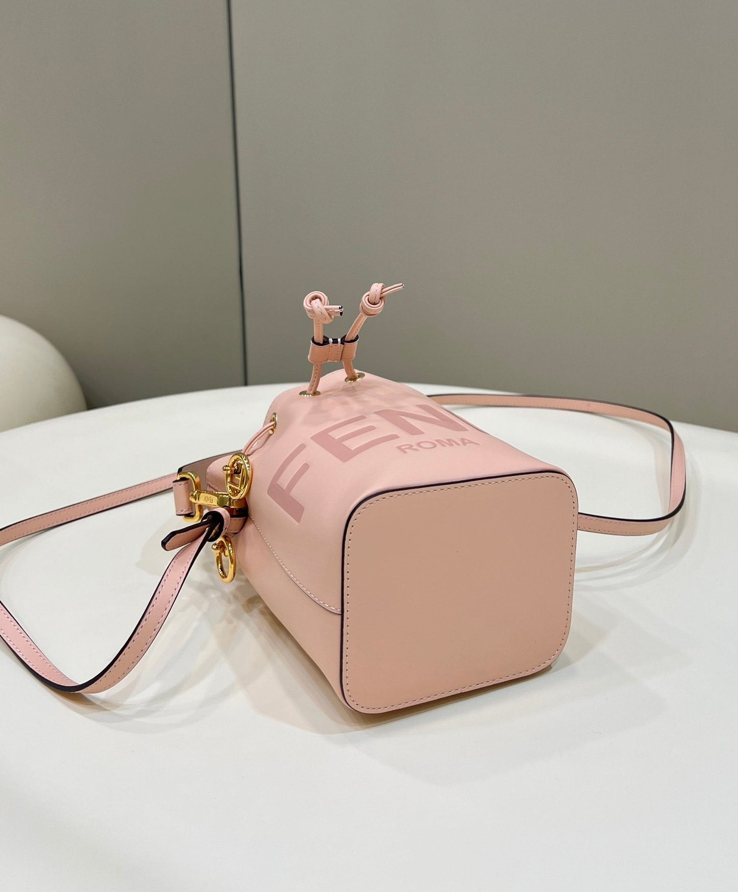 FI Mon Tresor Pale Pink For Women, Handbags, Shoulder And Crossbody Bags 7.1in/18cm FF 8BS010AC9LF14N1