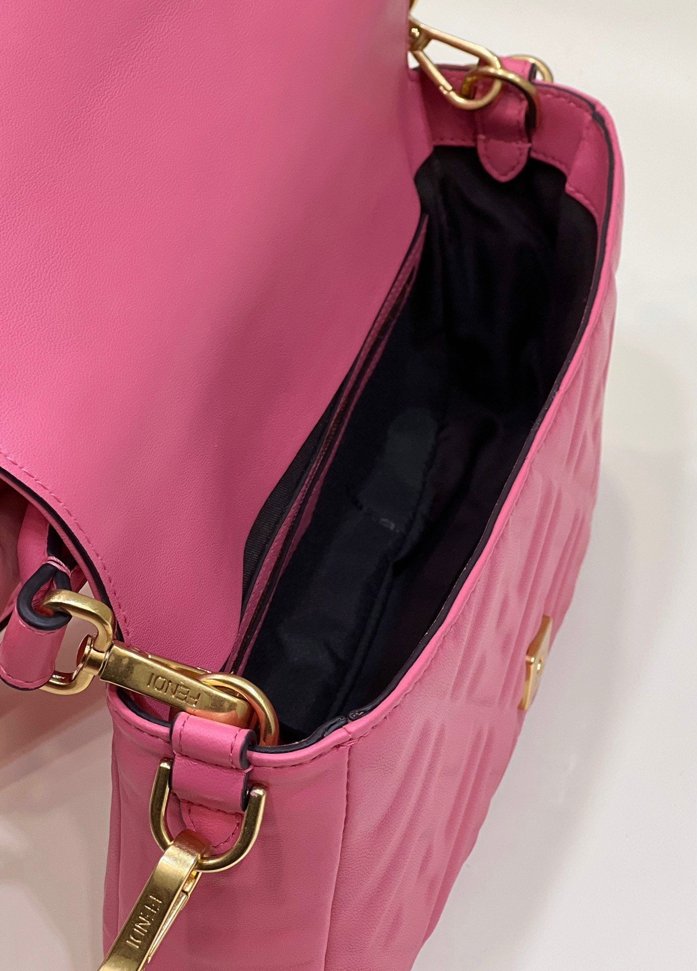 FI Baguette Pink For Women, Women’s Handbags, Shoulder And Crossbody Bags 10.6in/27cm FF 8BR600
