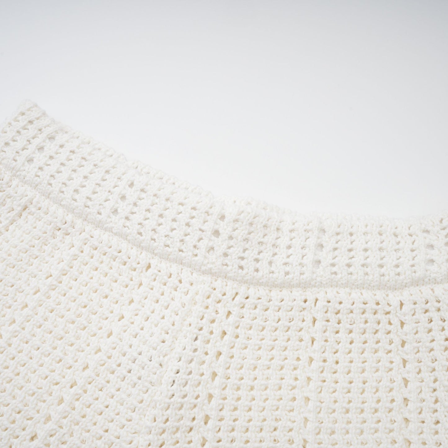 Gisèle White Floral Appliqué Crochet Knit Two-Piece Top and Shorts Set