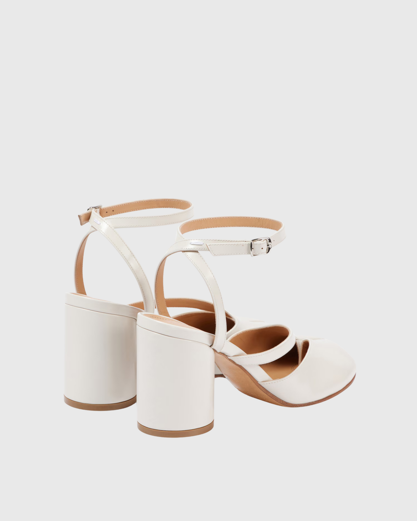 Fiore Tabi Strap Pumps In White
