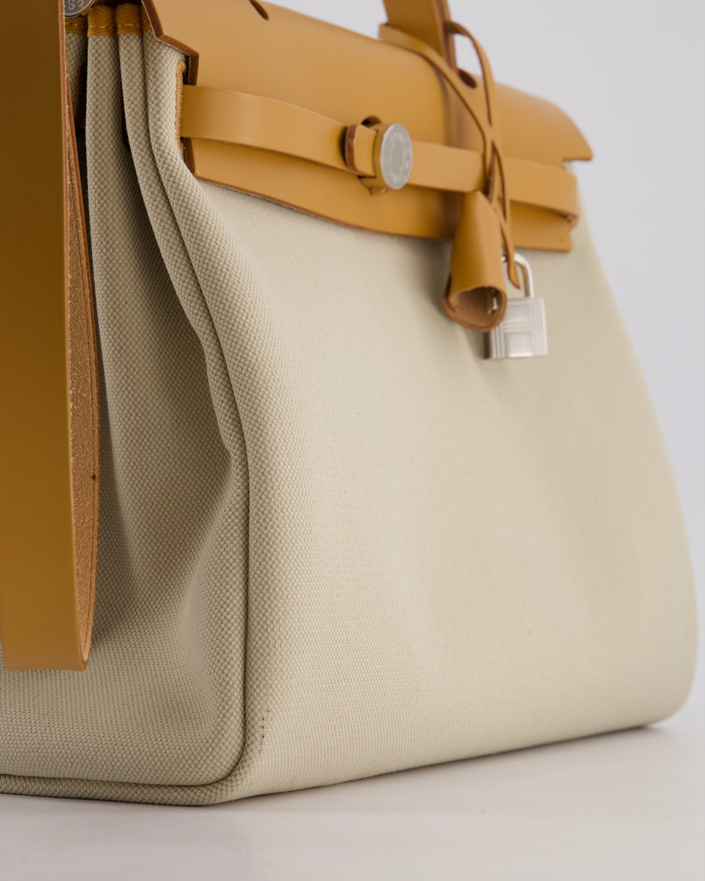 *FIRE PRICE* Hermès Herbag Zip Retourne 31 Bag in Ecru Toille H Canvas, Naturel Vache Hunter Leather with Palladium Hardware