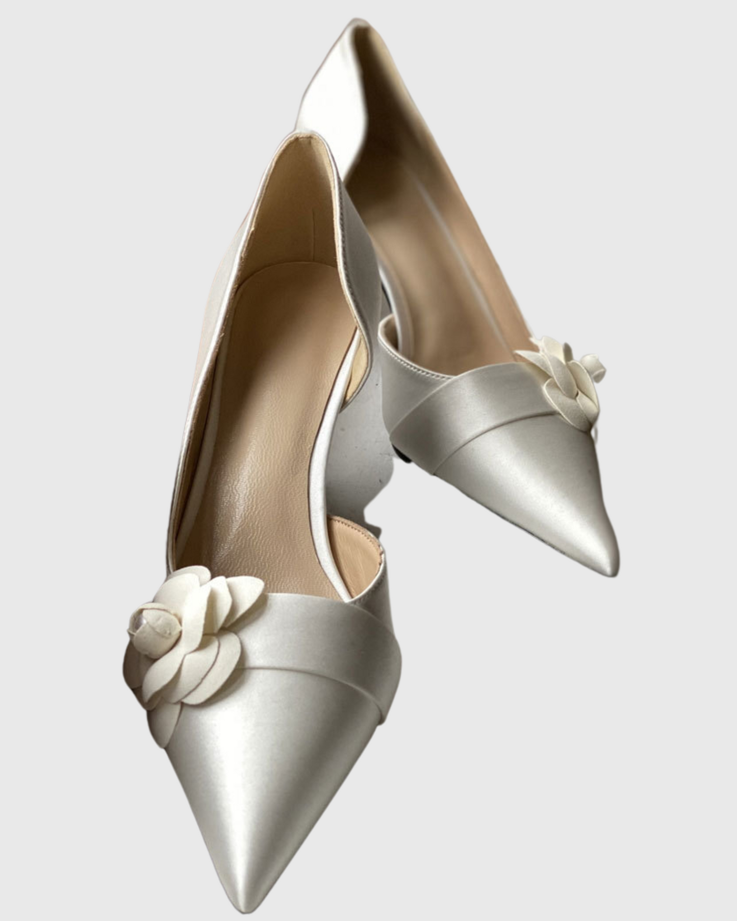 Zadie Flower Irregular Pumps In White