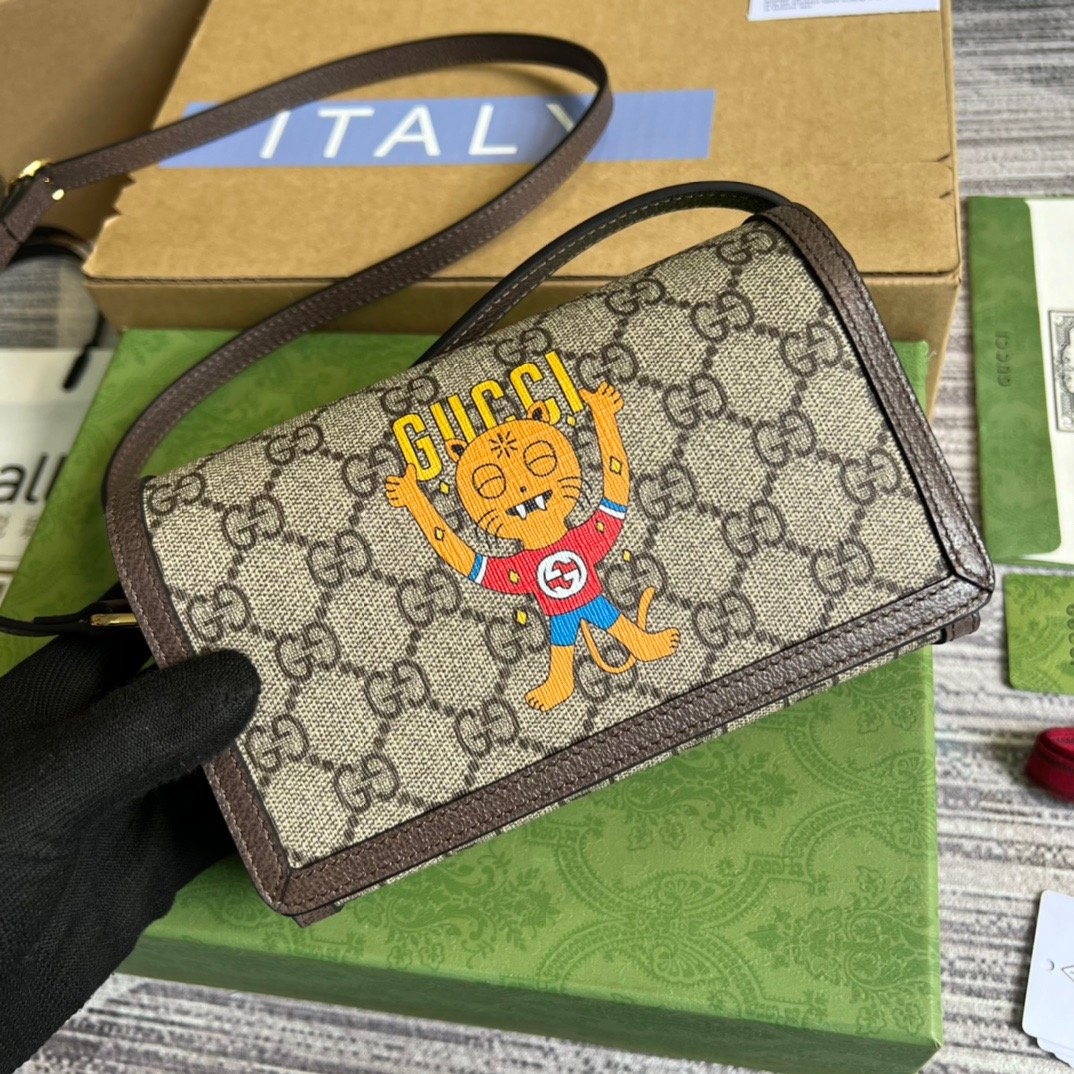 gg Mini Kitten Printed Monogrammed Coated-Canvas Messenger Bag Beige And Ebony gg Supreme Canvas, An Eco-Friendly Material For Women 7.1in/18cm gg