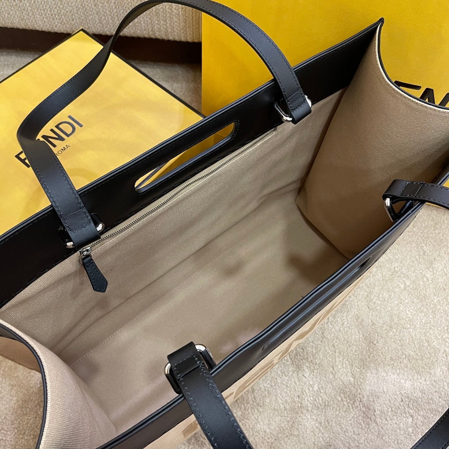 FI Canvas Tote Bag Cream/Black For Women, Handbags 18.1in/46cm FF 7VA480