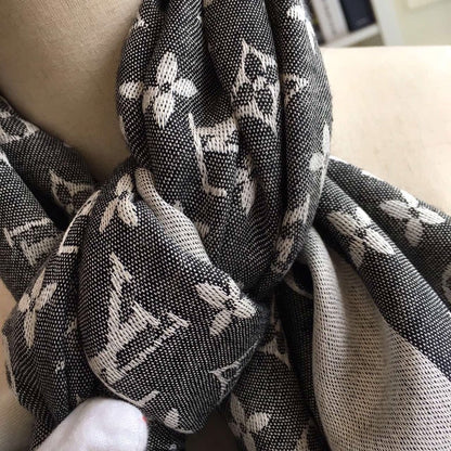 EN – Luxury LUV Scarf 019