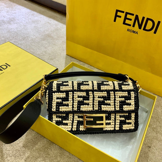 FI Baguette Raffia Fabric Black For Women, Bags 10.6in/27cm FF 8BR600AKBYF1HOG