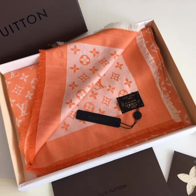 EN – Luxury LUV Scarf 025