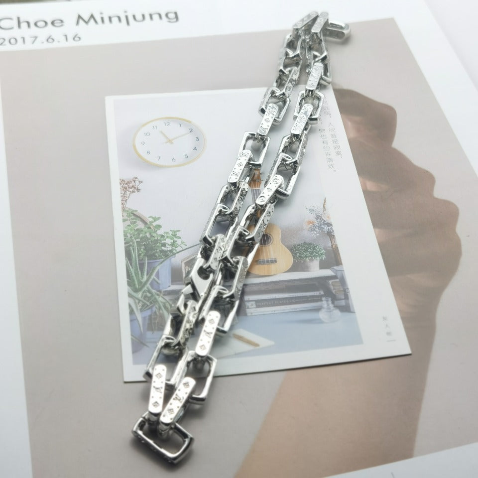EN – Lux LV Necklaces 093