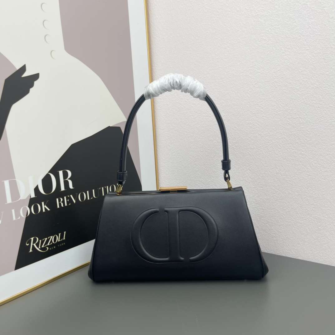 Dior CD Signature Bag With Strap