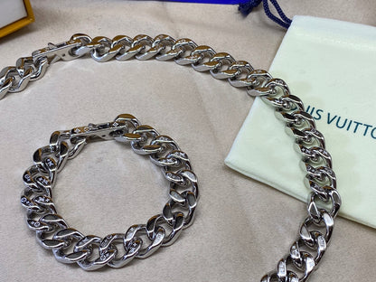 EN – Lux LV Necklaces 094