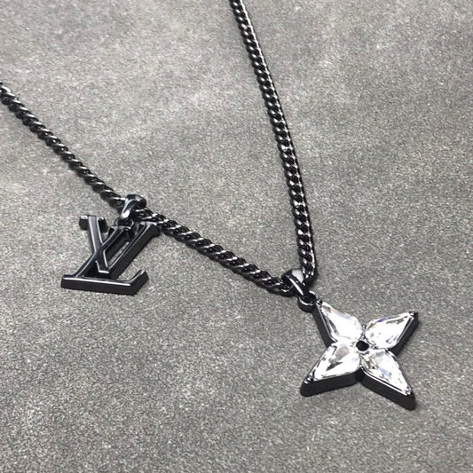 EN – Lux LV Necklaces 050