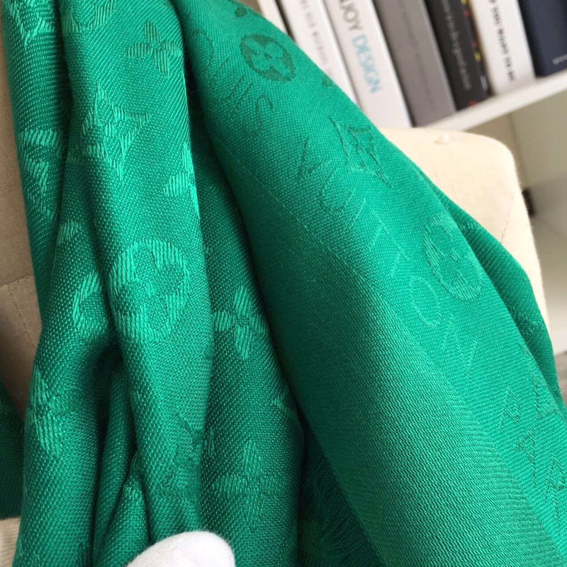 EN – Luxury LUV Scarf 023