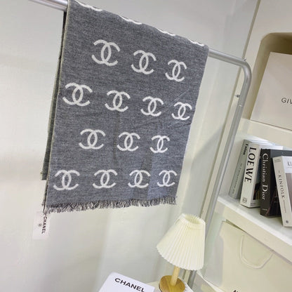 EN – Luxury CHL Scarf 010