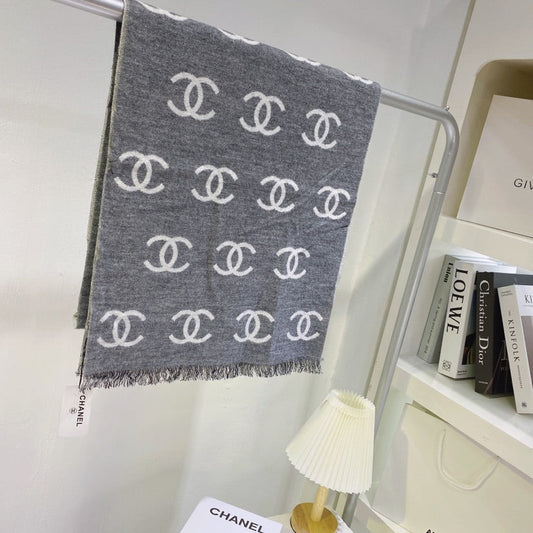 EN – Luxury CHL Scarf 010