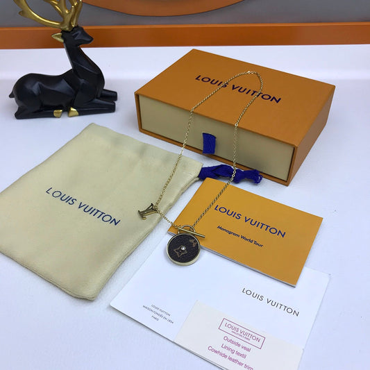 EN – Lux Necklace LUV012
