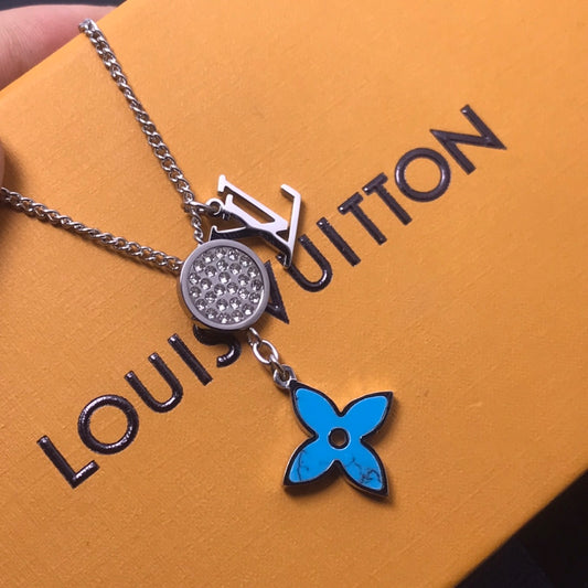 EN – Lux LV Necklaces 081