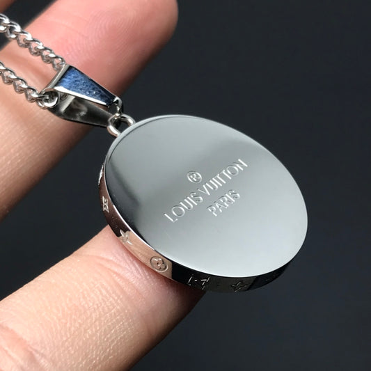 EN – Lux LV Necklaces 001