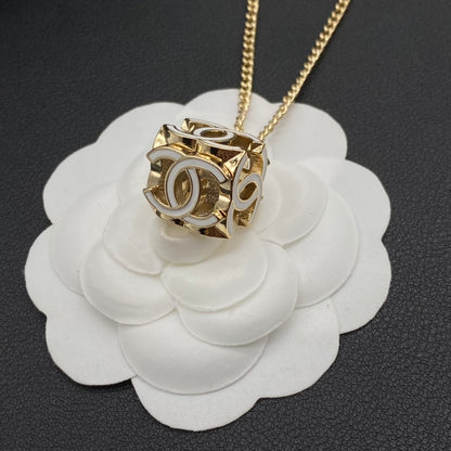 EN – Lux CHL Necklaces 017
