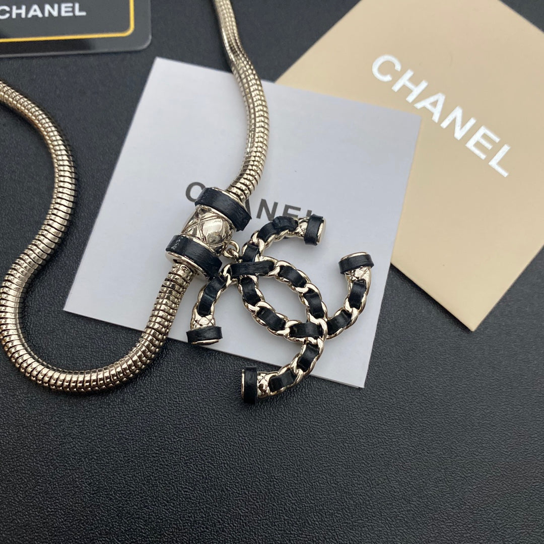 EN – Lux CHL Necklaces 022