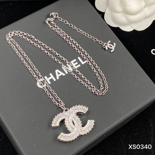 EN – Lux CHL Necklaces 040