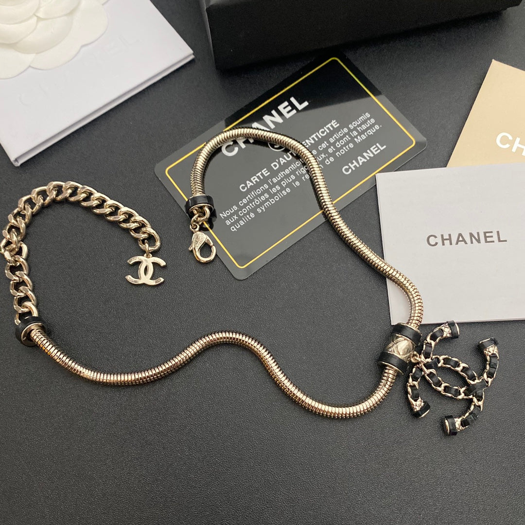EN – Lux CHL Necklaces 022