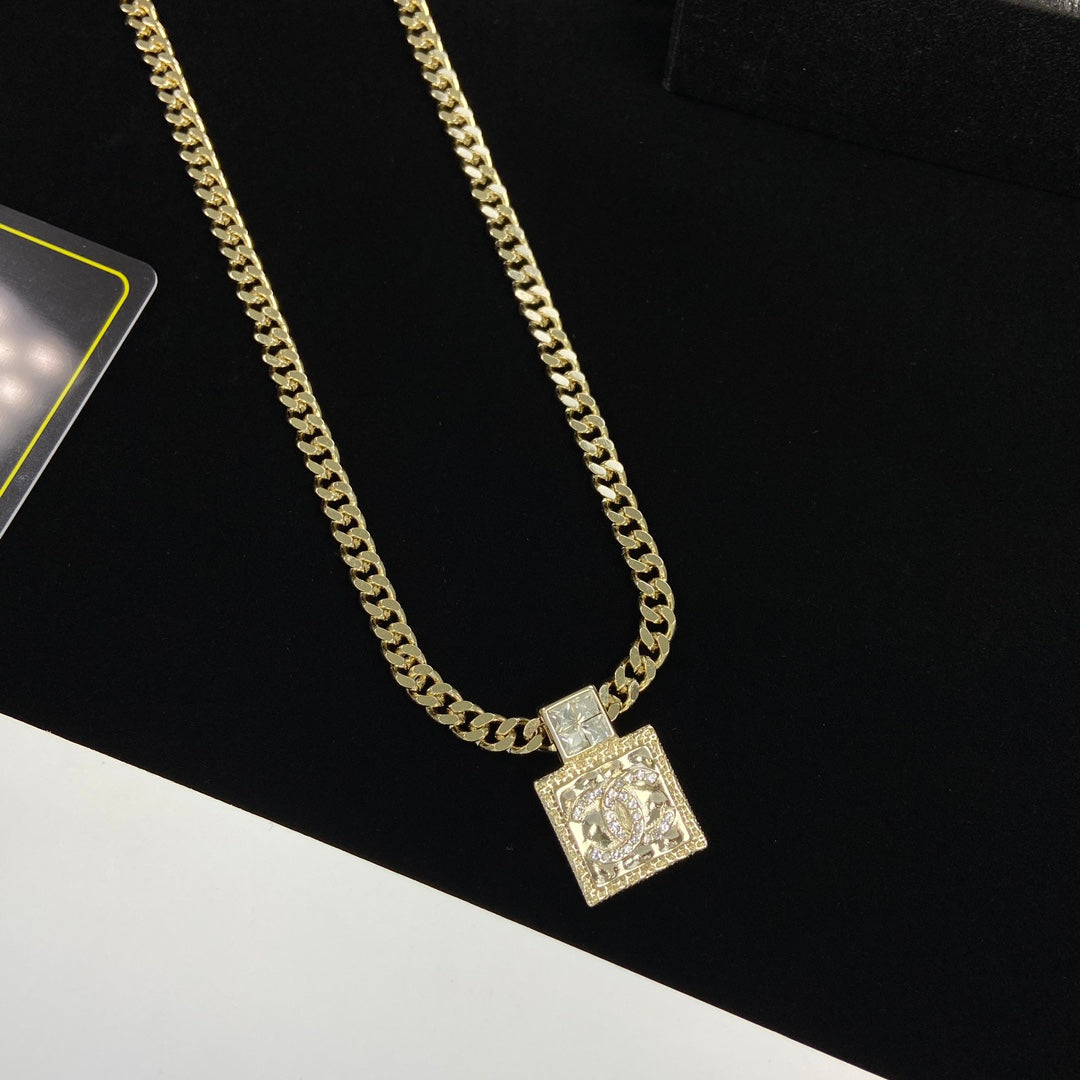 EN – Lux CHL Necklaces 028