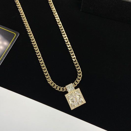 EN – Lux CHL Necklaces 028