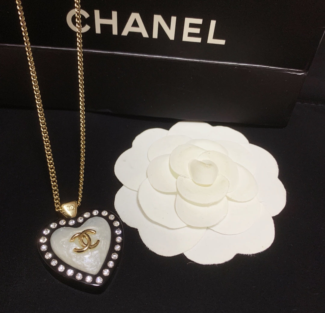 EN – Lux CHL Necklaces 036