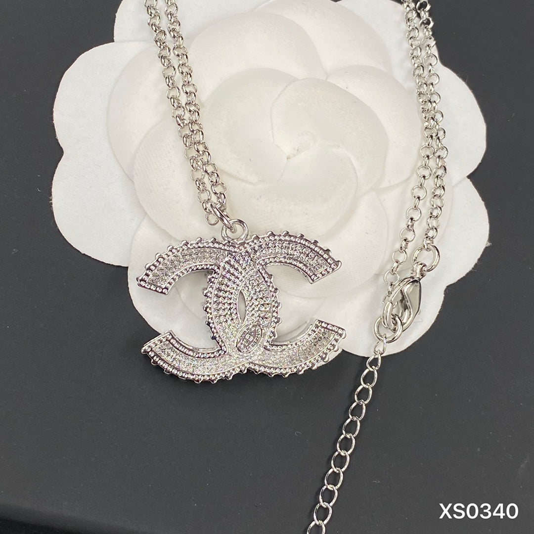 EN – Lux CHL Necklaces 040