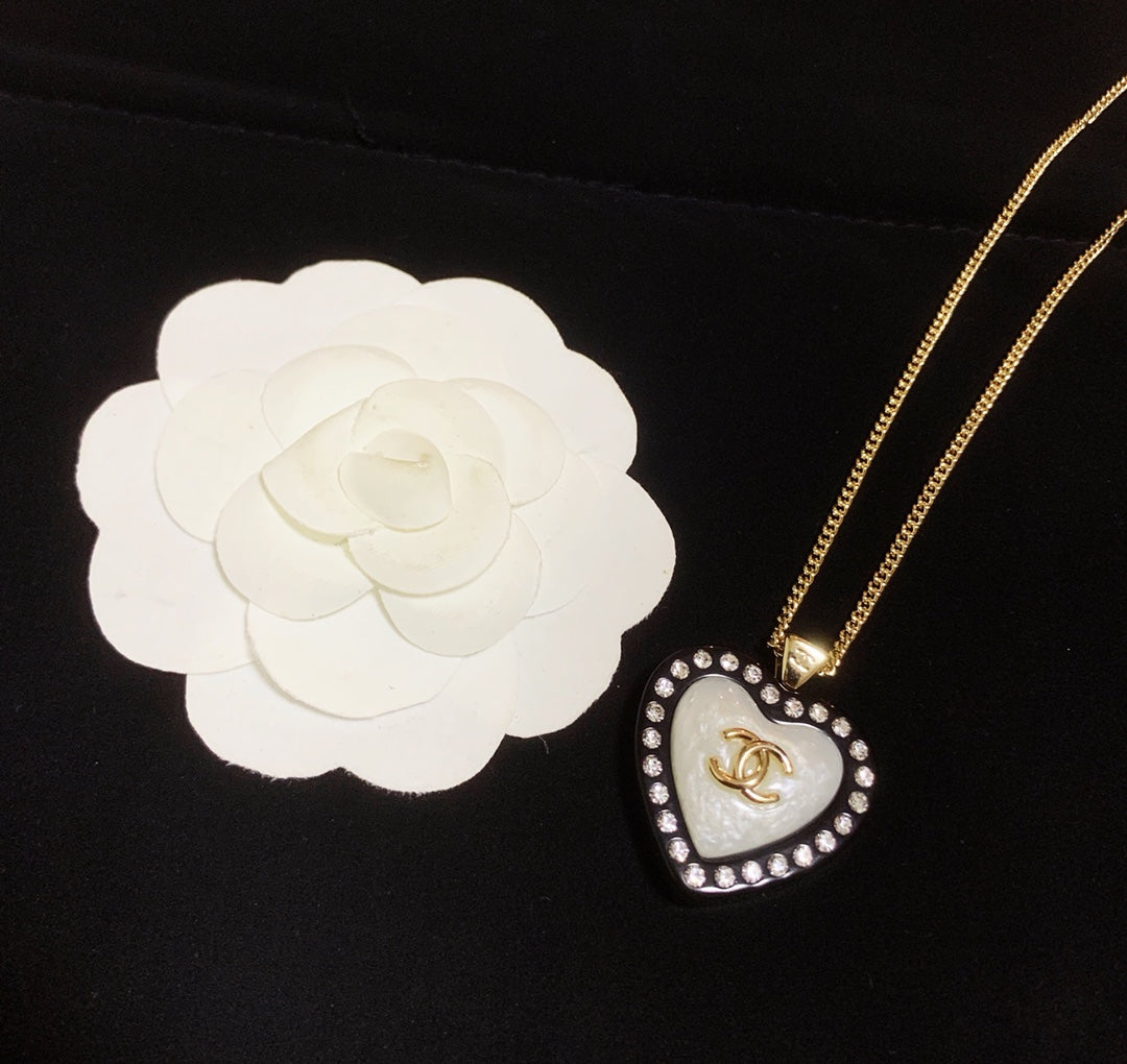EN – Lux CHL Necklaces 036