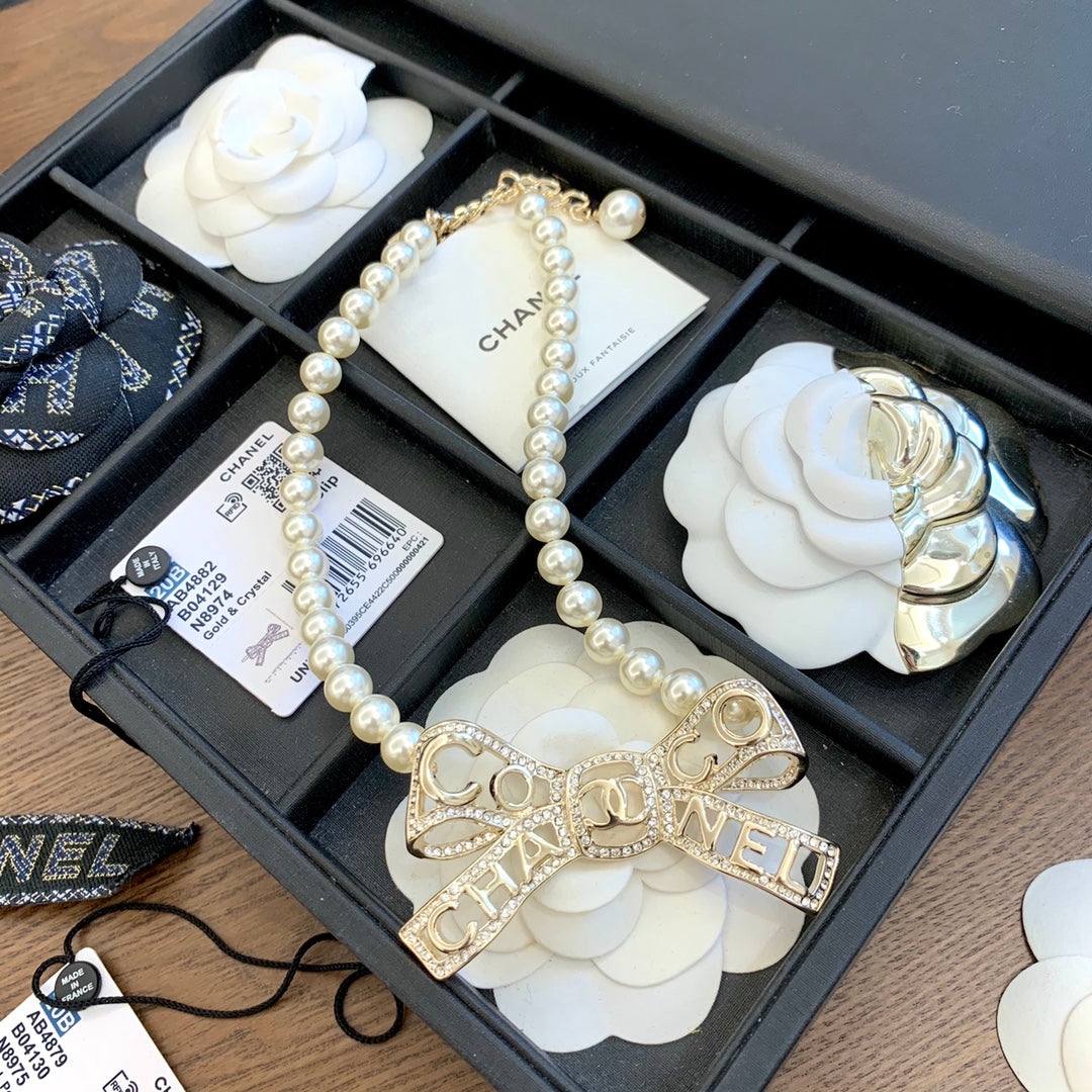 EN – Lux CHL Necklaces 038