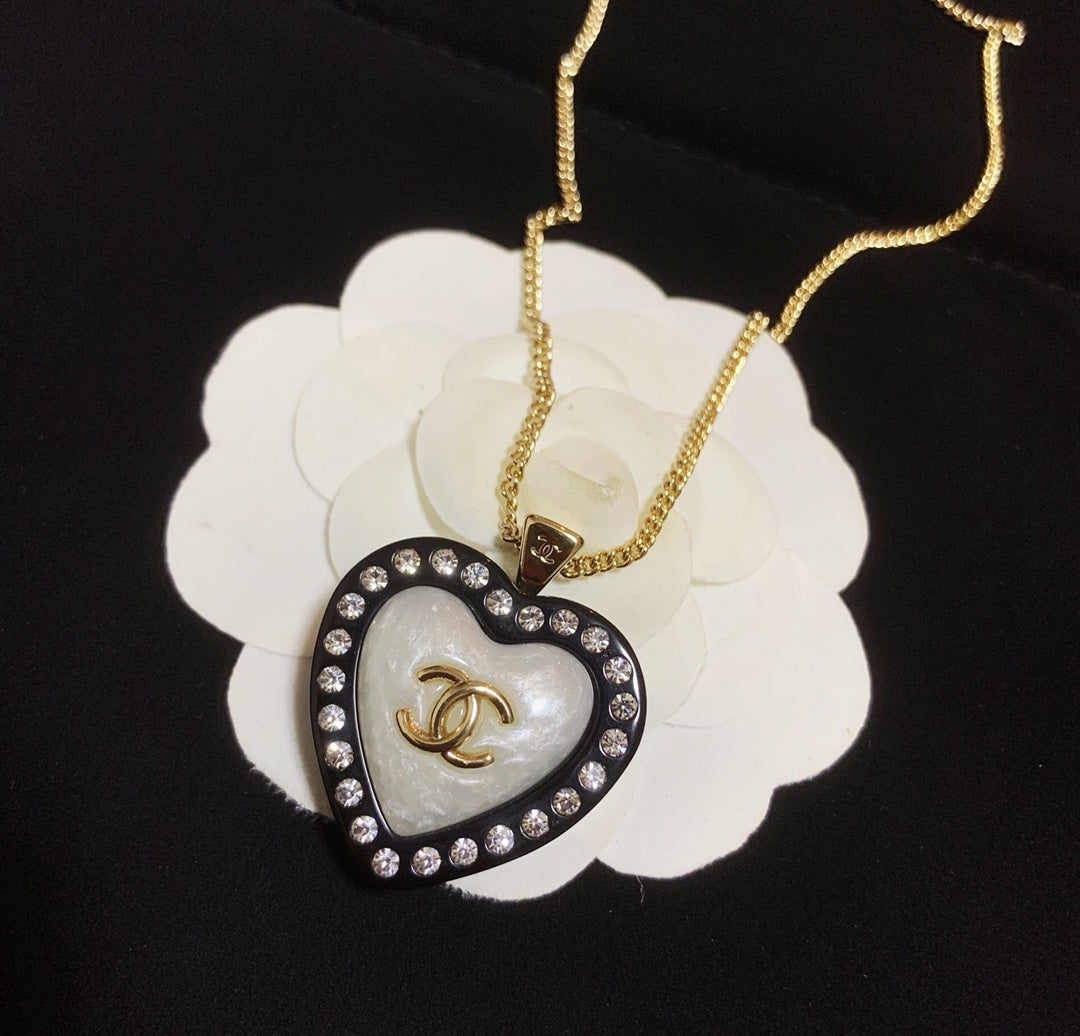 EN – Lux CHL Necklaces 036