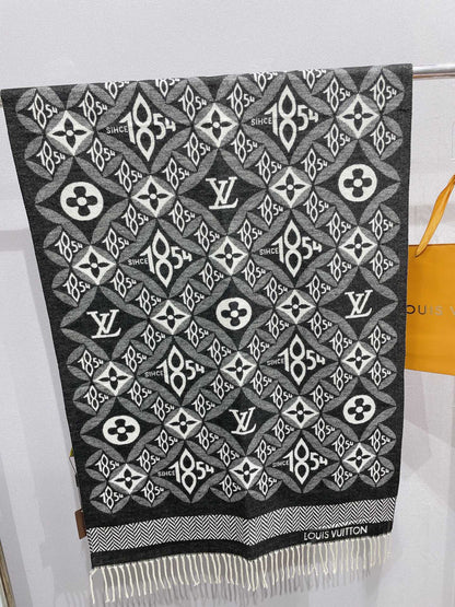 EN – Luxury LUV Scarf 003