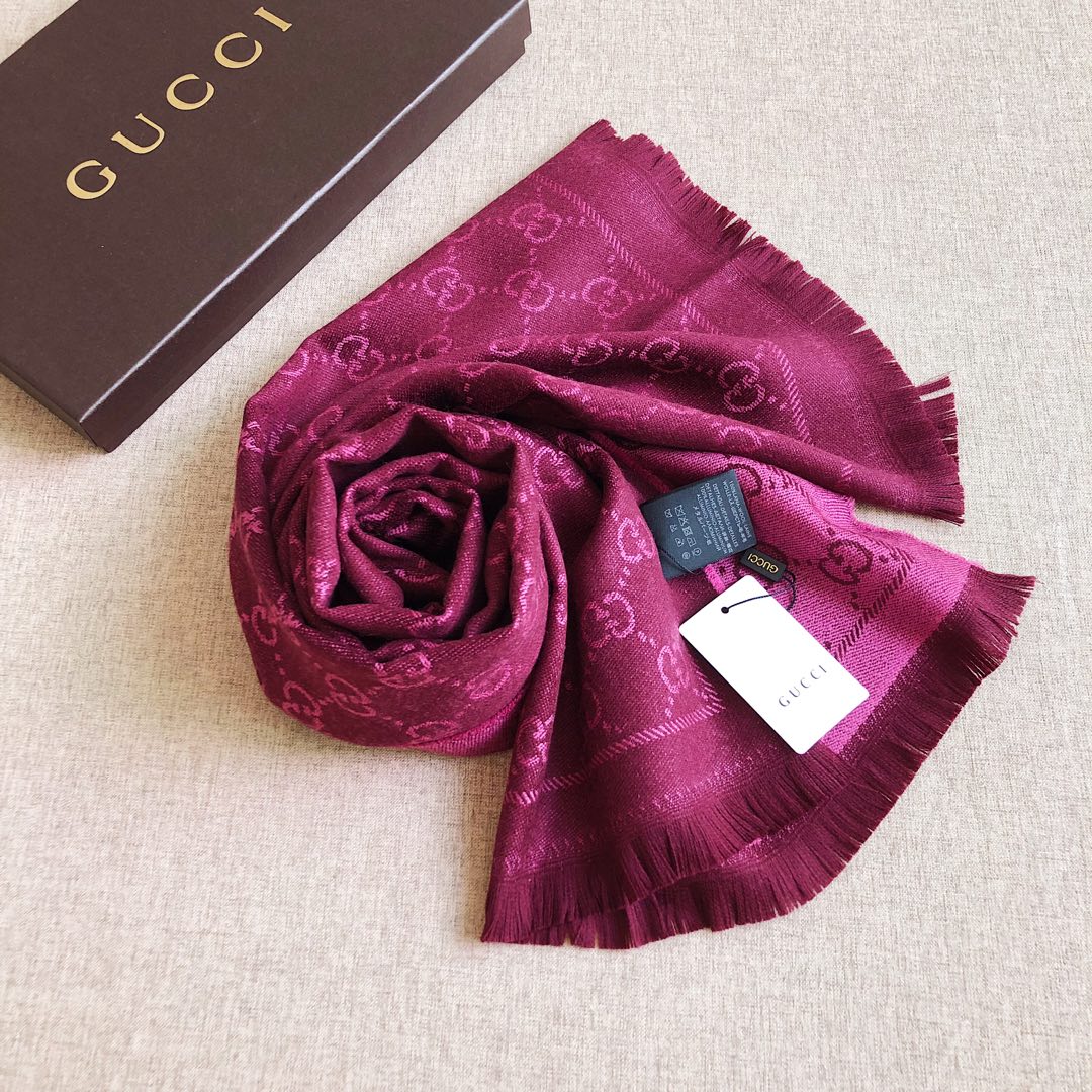 EN – Luxury GCI Scarf 012